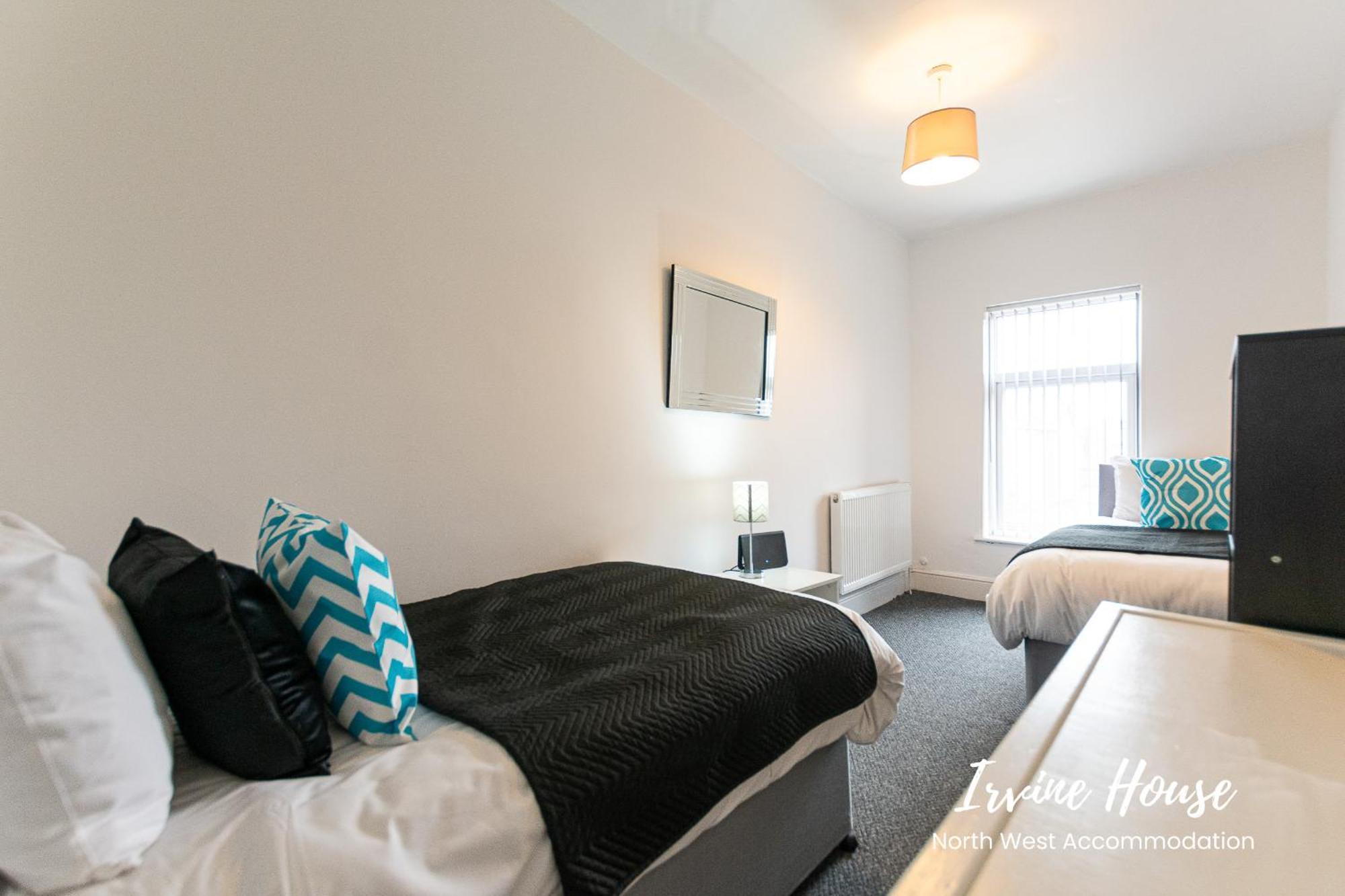 2-Bedroom Contractor Stay With Fully Equipped Kitchen, Wi-Fi & Parking Leigh (Greater Manchester) Extérieur photo